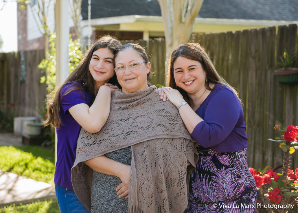 Taking photos with Grandparents in Missouri City, Texas